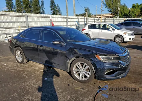 2020 Volkswagen Passat Se z USA, uszkodzony, nr VIN 1VWSA7A3XLC016262